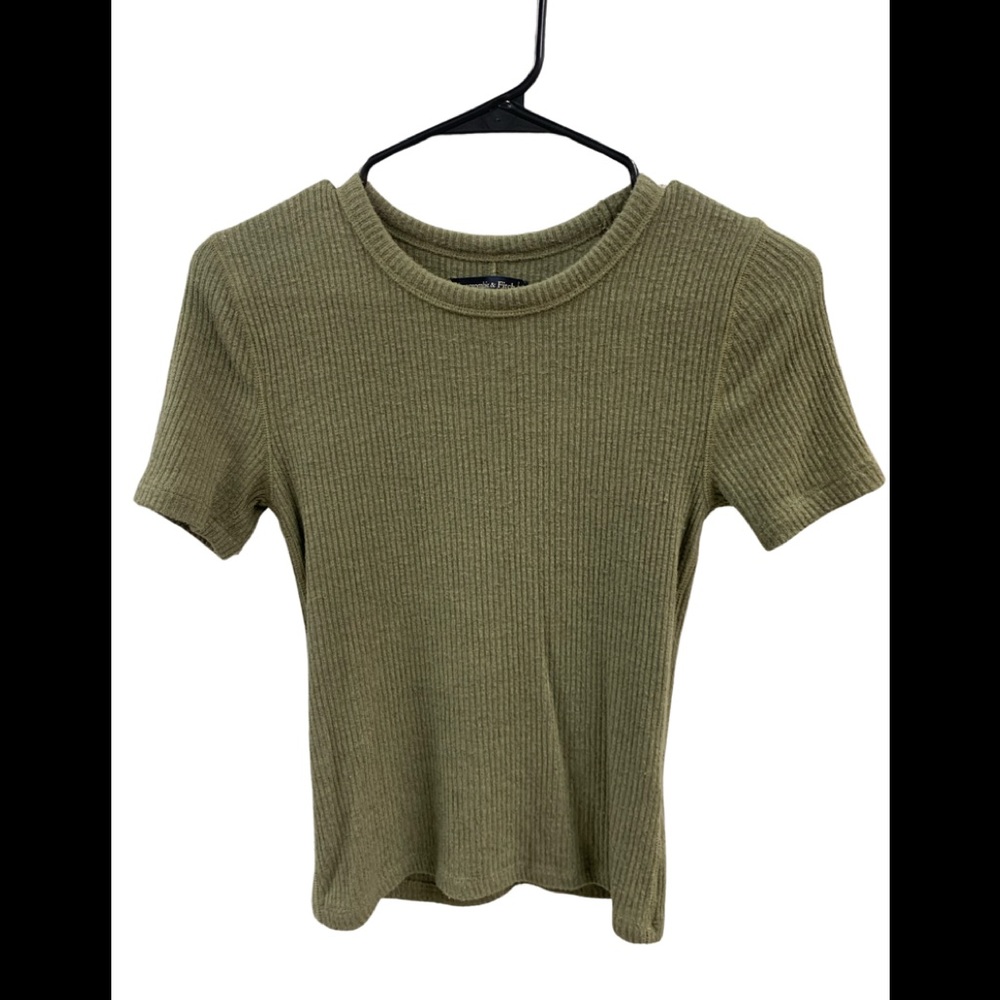 Abercrombie & Fitch olive green| knit tee| size small